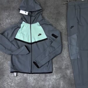 CONJUNTO – NK Tech Fleece