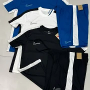 3 Kits completos NK Academy